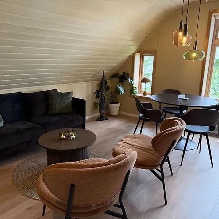 Modern Comfort With Free Parking Ålesund