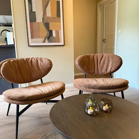 Modern Comfort With Free Parking *